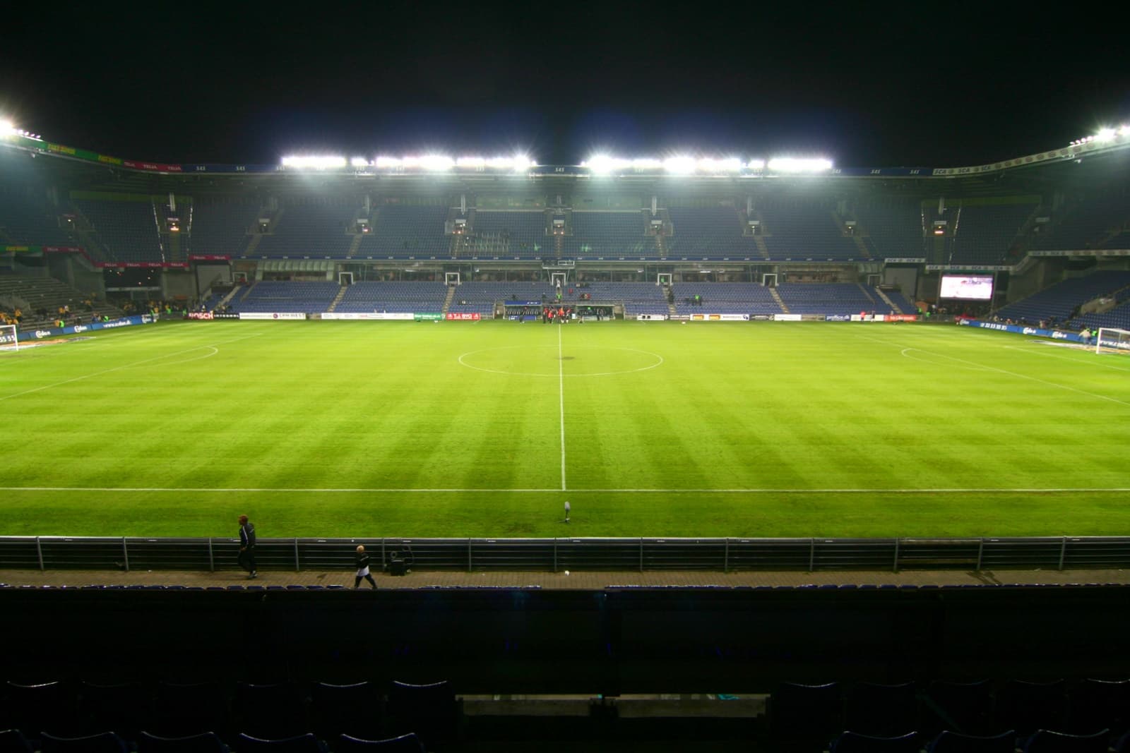 Brøndby Stadion i flomlys efter en Superliga-kamp mod FC Midtjylland