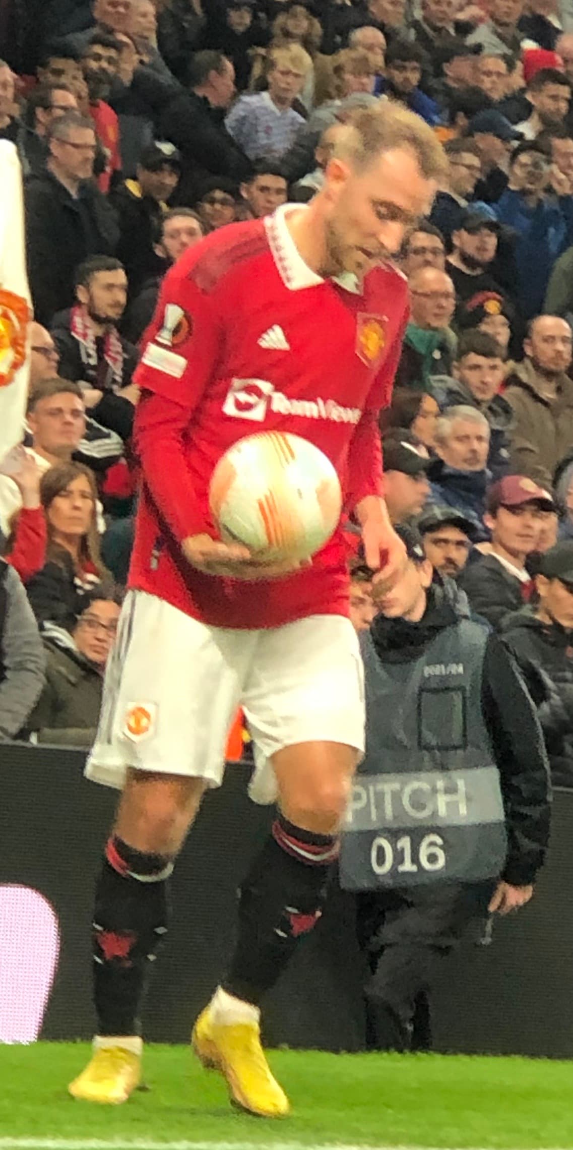 Christian Eriksen. Eriksen i Manchester United-trøjen under kampen mod Sheriff Tiraspol på Old Trafford (27. oktober 2022)
