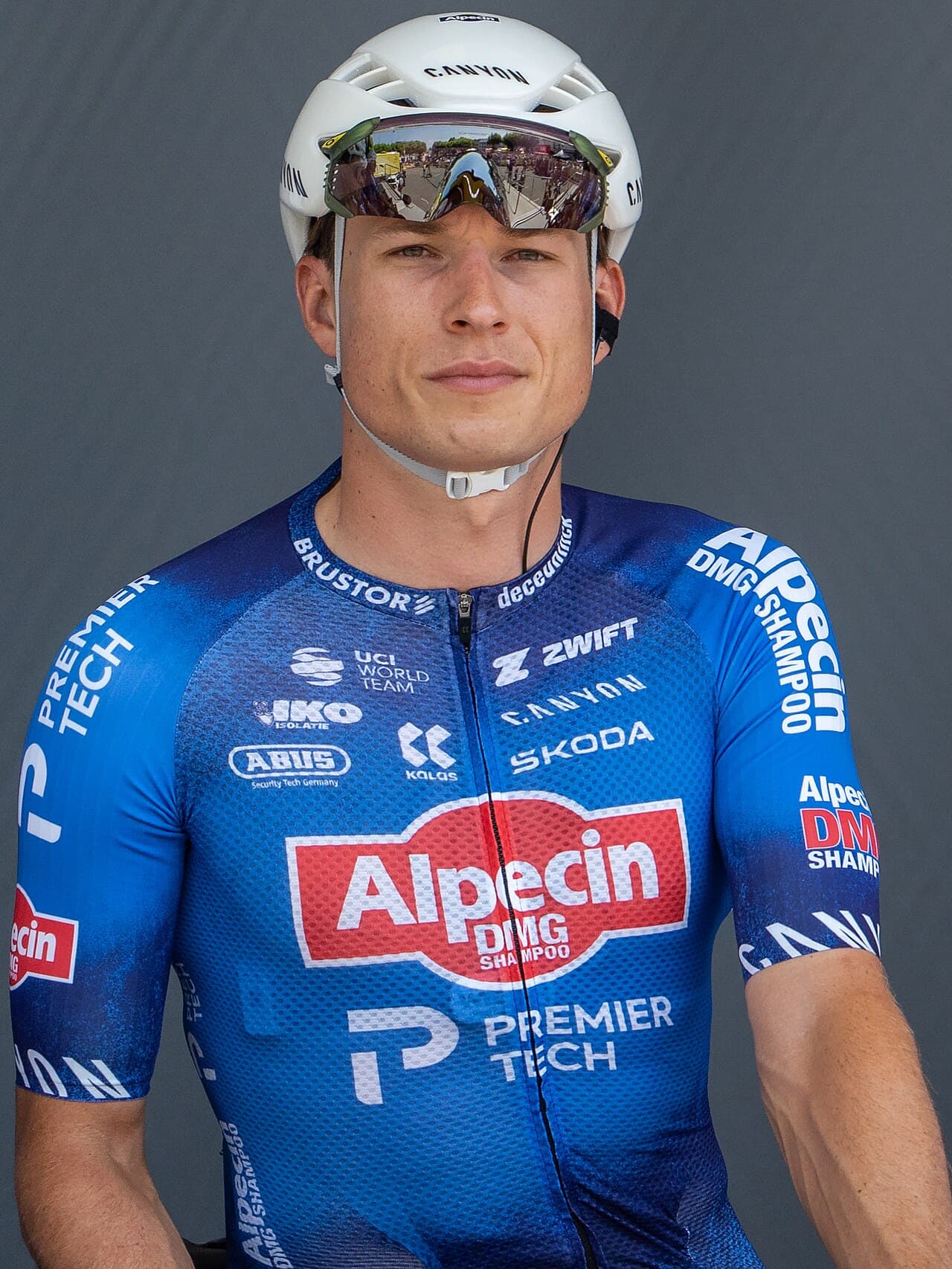 Jasper Philipsen. Philipsen på podiet ved præsentationen før 5. etape af Tour de France 2026 (8. juli 2026)