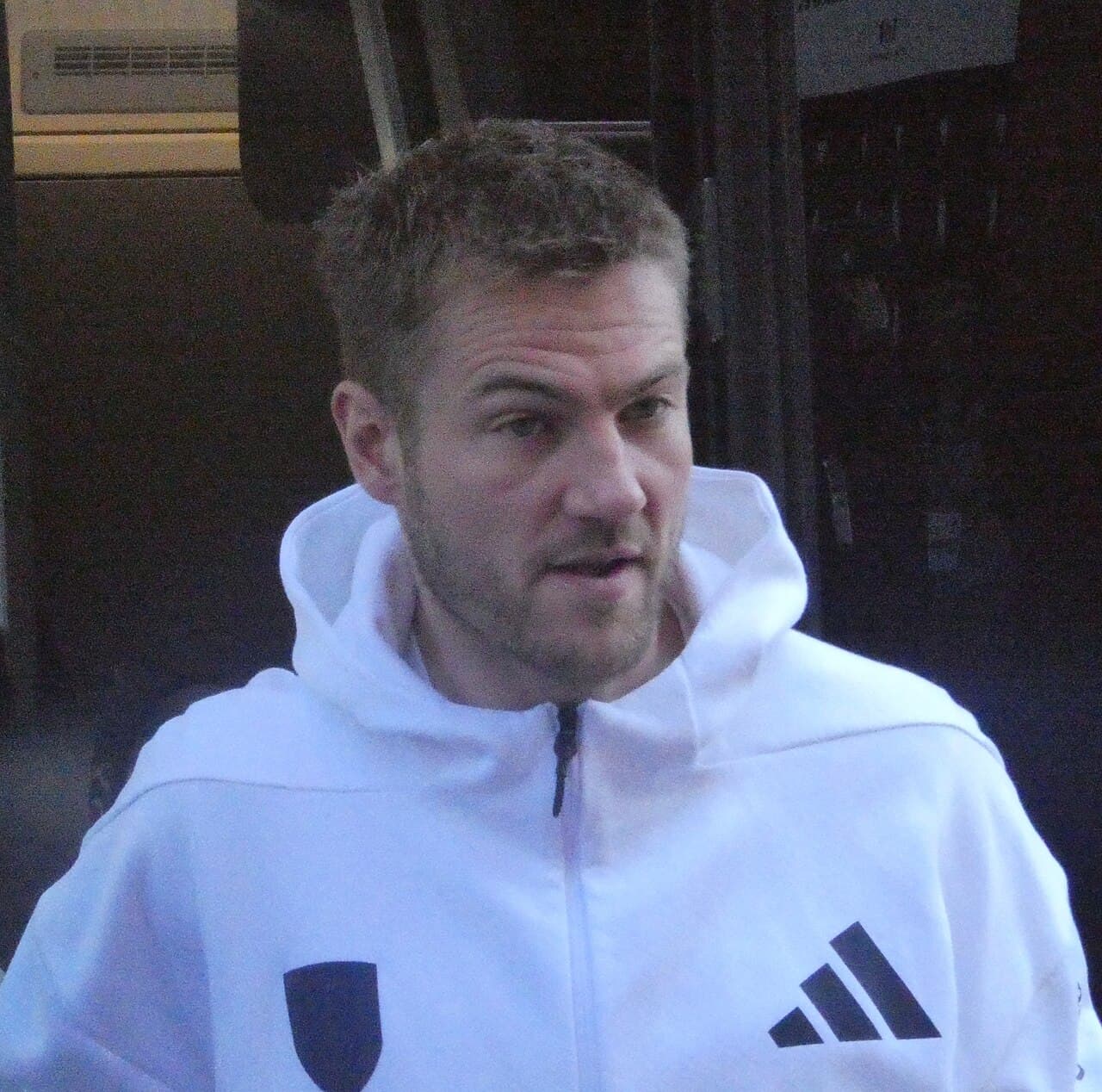 Joachim Andersen. Andersen ankommer til Craven Cottage før Fulham–Burnley, 21. marts 2026