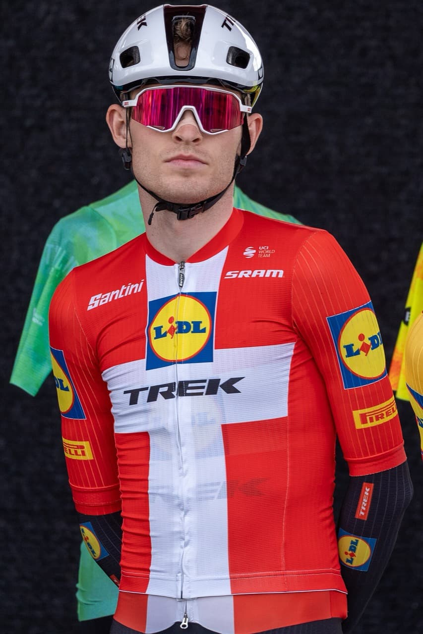 Mattias Skjelmose. Skjelmose ved rytterpræsentationen før 3. etape af Itzulia Basque Country, 3. april 2024