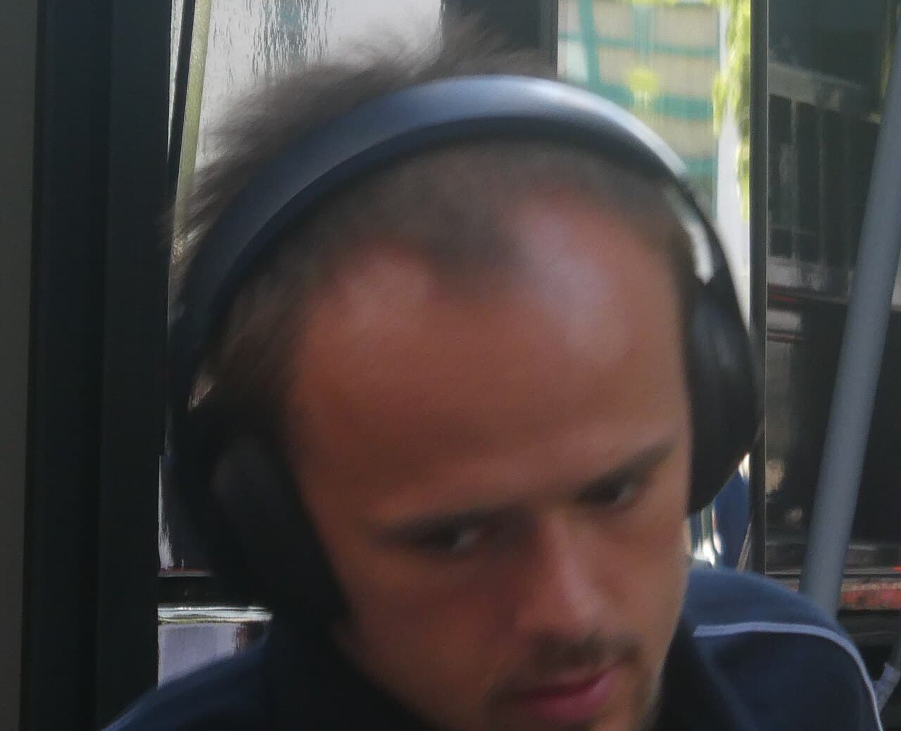 Mikkel Damsgaard. Damsgaard ankommer til Brentford Community Stadium før Brentford–Sunderland, 5. september 2026