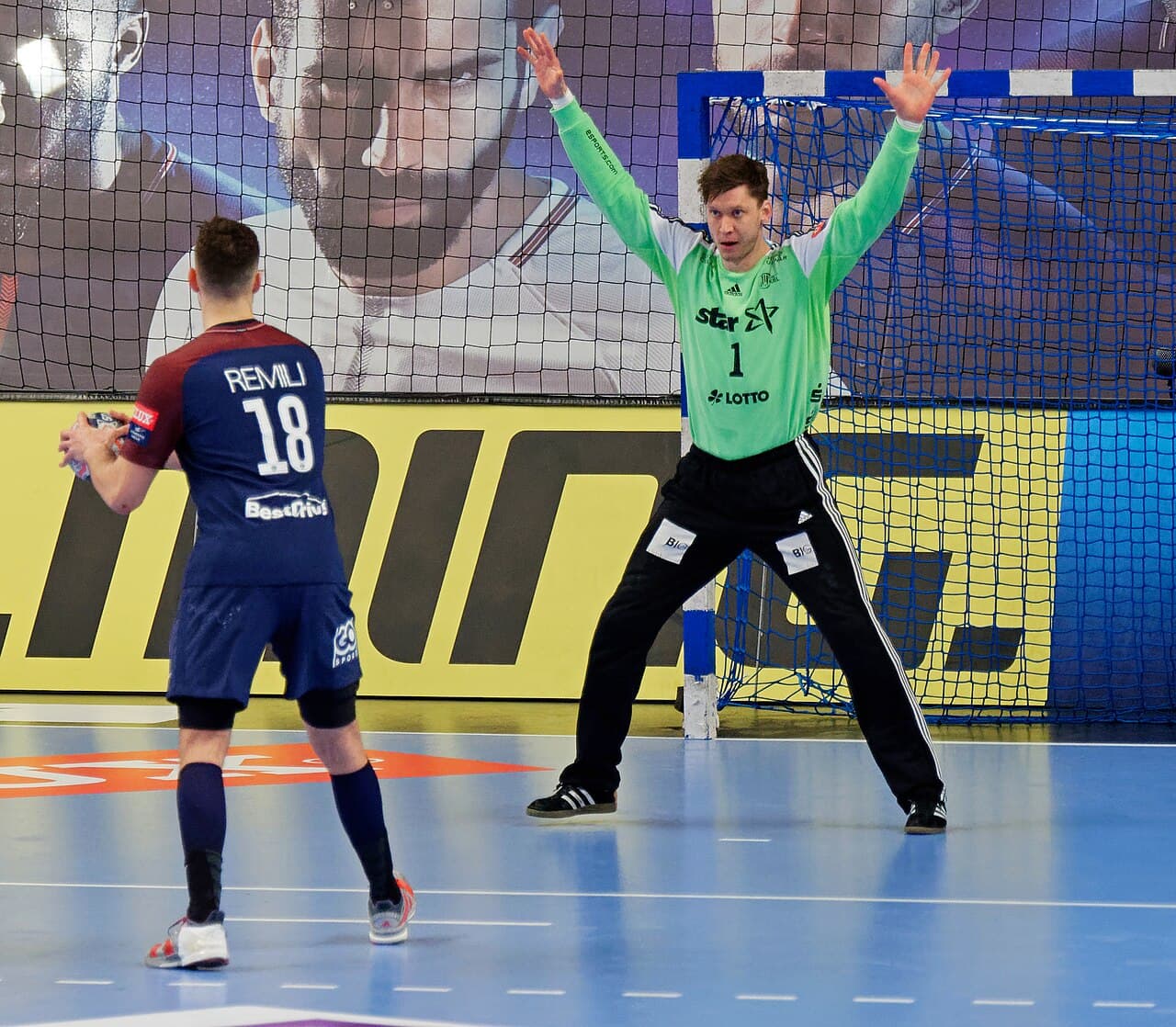 Niklas Landin. Niklas Landin i målet for THW Kiel i Champions League-kampen PSG–Kiel, Paris, 4. marts 2018